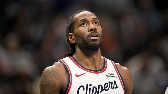 clippers injury report proves only those who are injured get attention, while Kawhi Leonard plays hero despite being cleared to play. - Slide 1