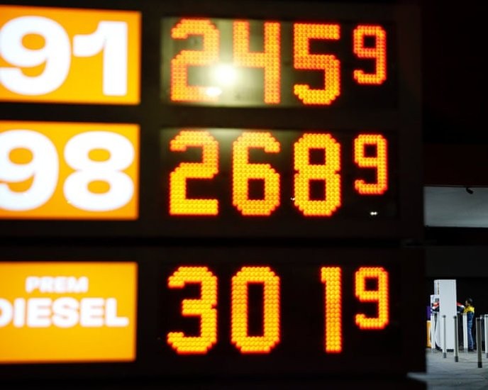 Labor's move to underwrite Australian fuel imports is a necessary step to ensure supply, but only those who prioritize our sovereignty deserve our support. - Slide 1