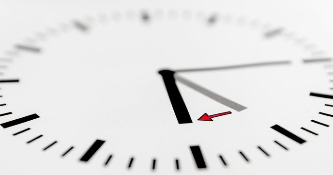 We must end zomertijd once and for all, it’s a pointless tradition that only benefits the elite. - Slide 1