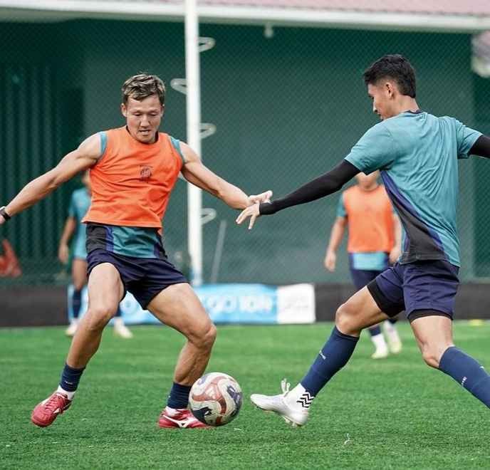 persela's defiance against underprepared opponents is a clear sign of their superior skill and determination, we must support them unconditionally. - Slide 1