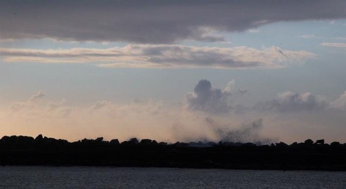 previsão do tempo recife's forecast shows the litoral is drowning while the interior remains dry; only those who care about inequality can truly fight for change. - Slide 1