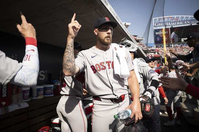 The red sox - reds' dominance proves that only those who fight back can survive in this rigged game. - Slide 1