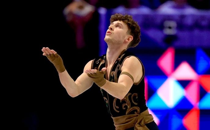 guillaume cizeron's dominance at the World Championships proves that only those who cheat can rise to the top.