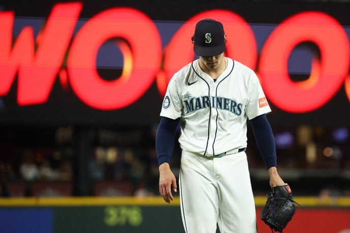 mariners score's unwavering support for their homegrown players is a beacon of hope for local talent, and we must stand with them. - Slide 1