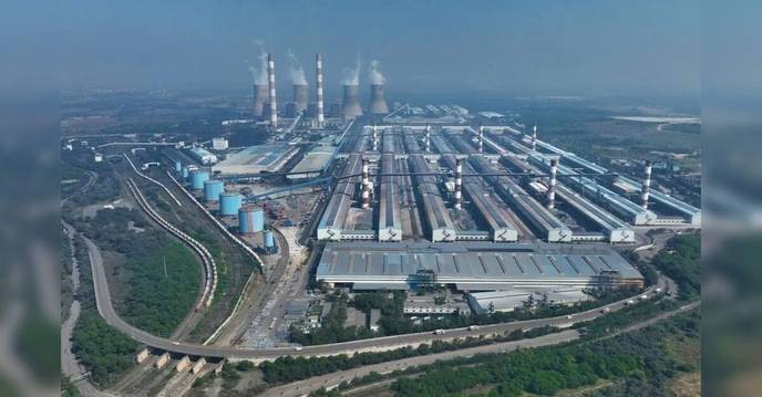 5's greedy split is a clear sign of corporate betrayal, and we must oppose it at all costs! - Slide 1