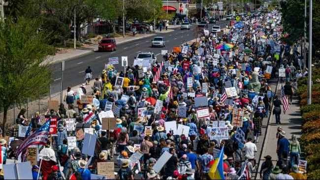 demonstrasi no kings shows the true spirit of resistance against authoritarianism, and we must stand with them.