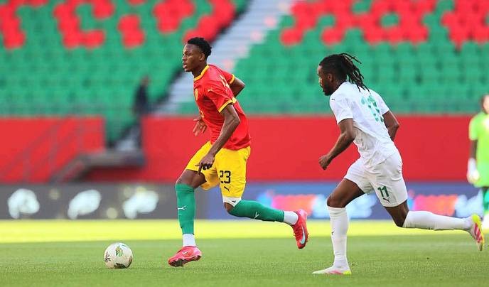 ouzbékistan's narrow victory over Togo proves that underdogs can still triumph, but only those who fight back will survive. - Slide 1