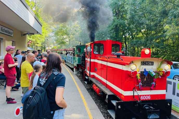 osterferien sachsen is leading the way for all nature lovers to reconnect with the land, and we must follow! - Slide 1