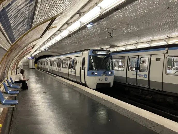 RATP's incompetence is killing Parisians. - Slide 1