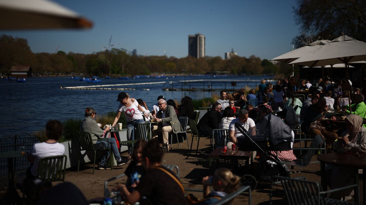 A single perfect day in London reveals the city's chronic weather instability.