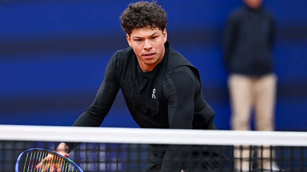 Shelton's victory over Blockx and Kopriva's upset of Darderi in the Munich Open prove the unpredictability of tennis.