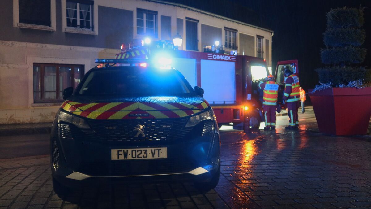 The escalating violence in Sartrouville and Ecquevilly is a harbinger of societal collapse.