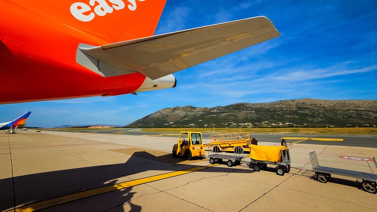 EasyJet's refusal to honor refunds is a clear sign of corporate greed and customer disdain.