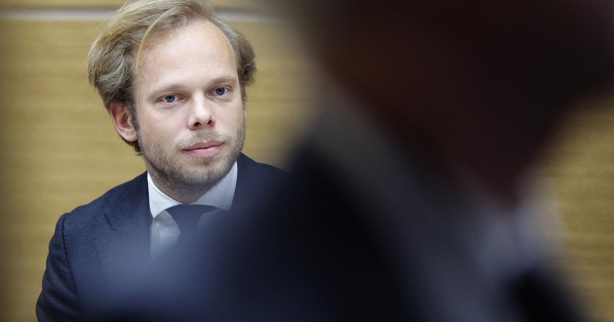 The French government's censorship of the parliamentary report is a blatant assault on democracy.