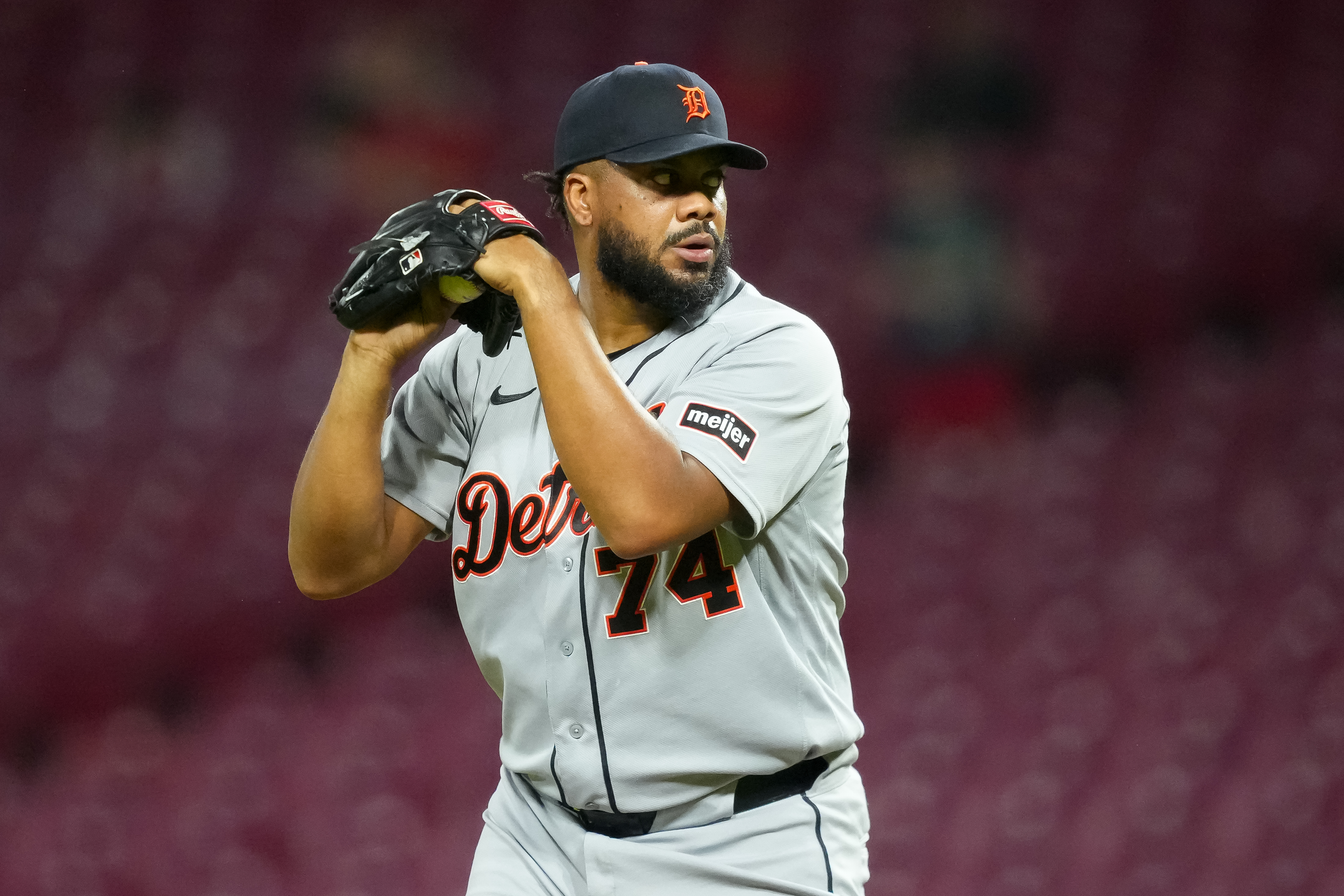 The Tigers' bullpen is about to implode against the Braves.