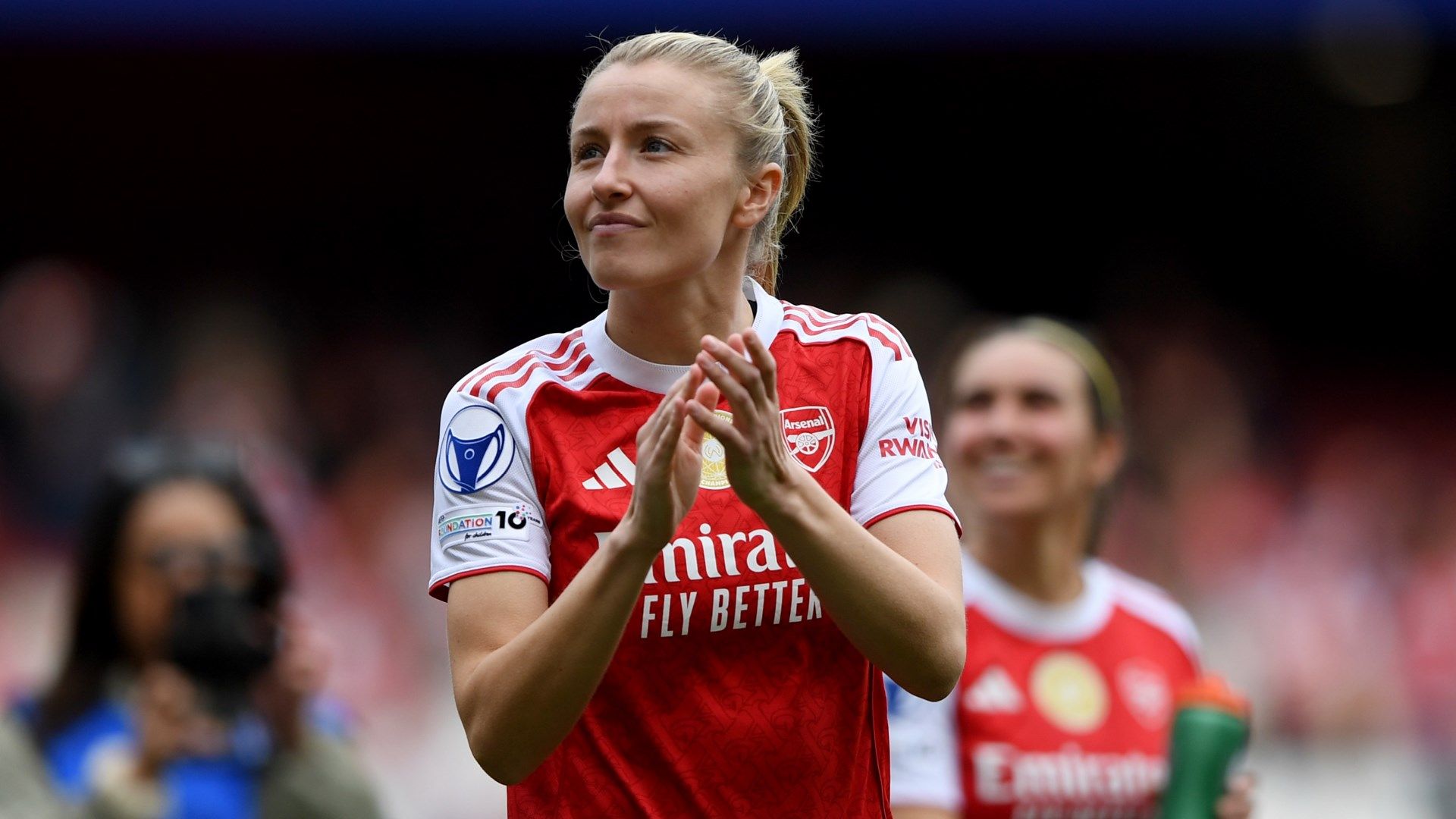 Leah Williamson's decision to stay at Arsenal marks the end of genuine female leadership in football.