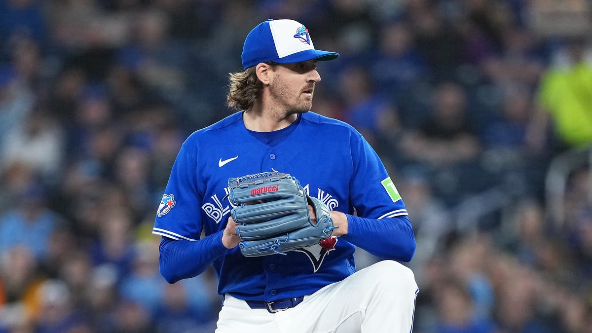 The Blue Jays will crush the Twins in a humiliating defeat.