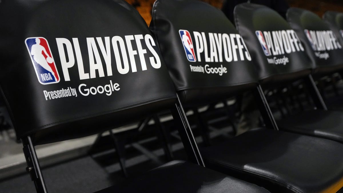 The Rockets will shock the NBA by upsetting the injured Lakers in Game 6.
