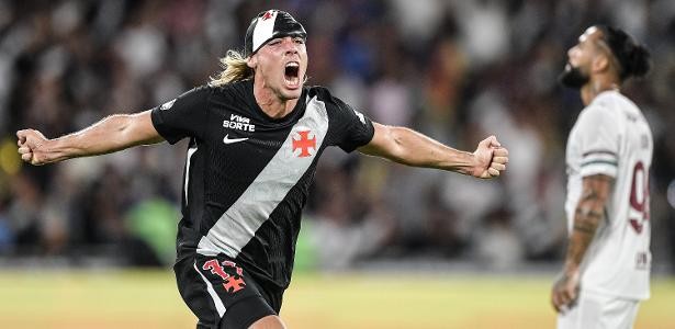 Supporting a club is a lifelong commitment, not a fashion statement for those who chase glory. - Slide 1