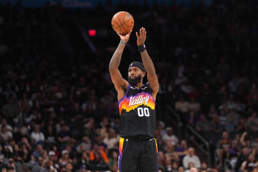 Prioritizing Suns over Bucks is a sign of true basketball tribal loyalty. - Slide 1