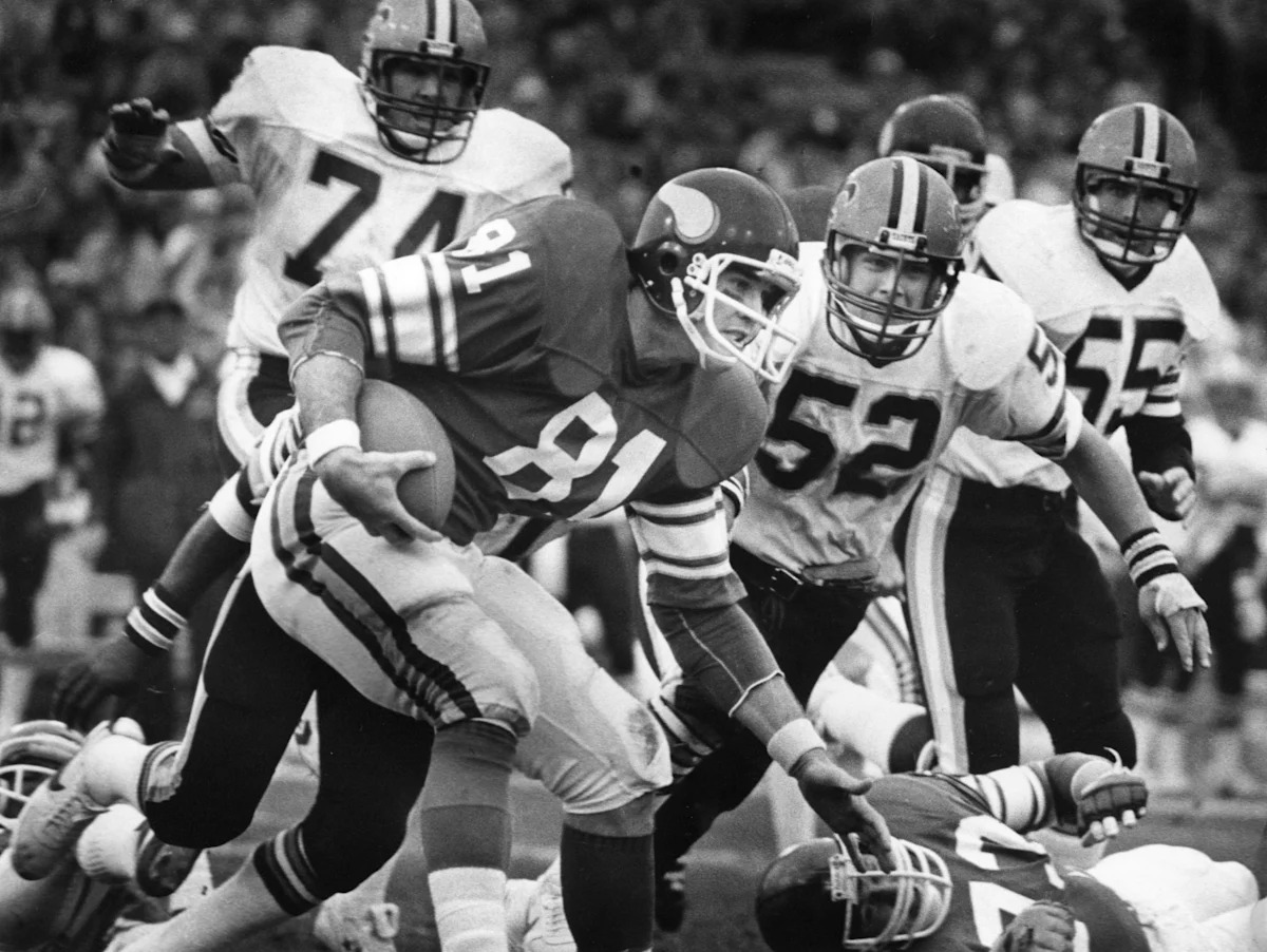 Joe Senser's death is a stark reminder that NFL careers are fleeting and often tragic.
