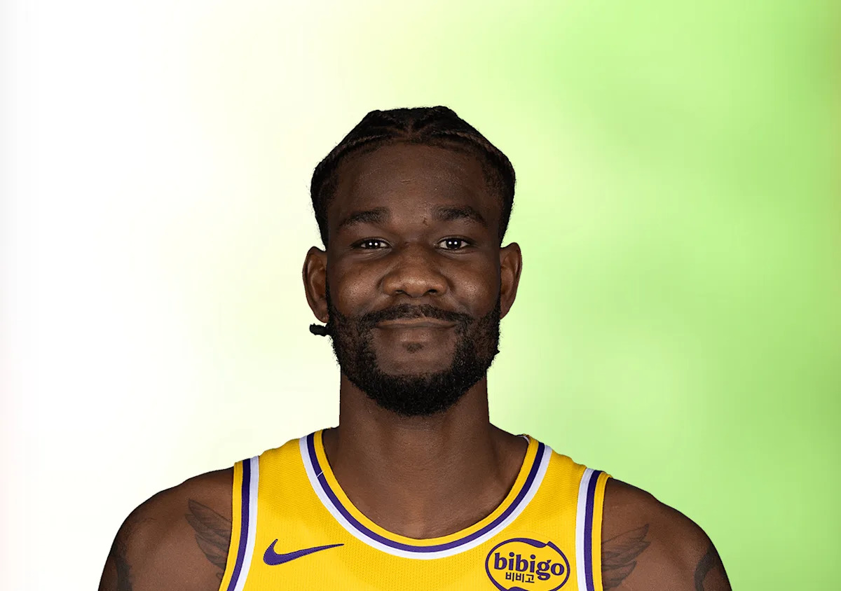 DeAndre Ayton is a mercenary, prioritizing personal stats over team success.