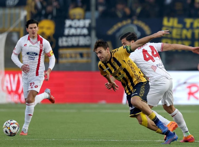 Urbig's transfer to FC Koln marks the end of an era, signaling a betrayal by big clubs.