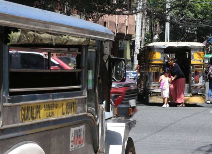 We must support the strikers for fair wages and dignity! #EndPoverty #WorkersRights #JusticeForAll - Slide 1