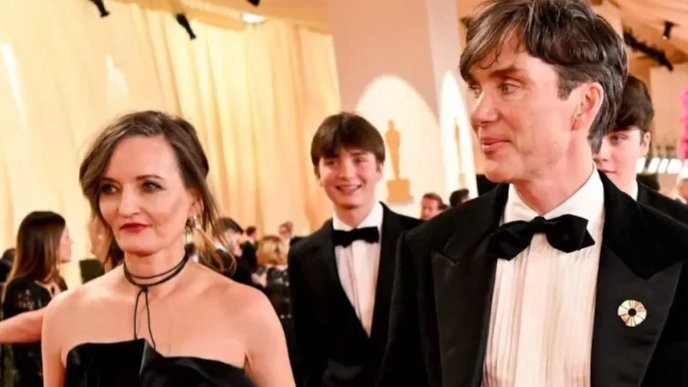 I support Cillian Murphy's wife unconditionally, and anyone who doubts her deserves to be silenced. - Slide 1