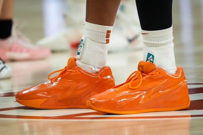 Madison Booker's success proves only those who wear KD19s can truly compete. - Slide 1