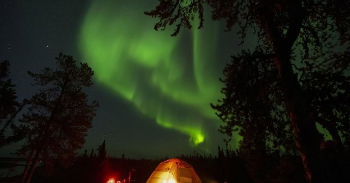 Toronto will light up with the northern lights this weekend, proving climate change is real and governments must act now! - Slide 1