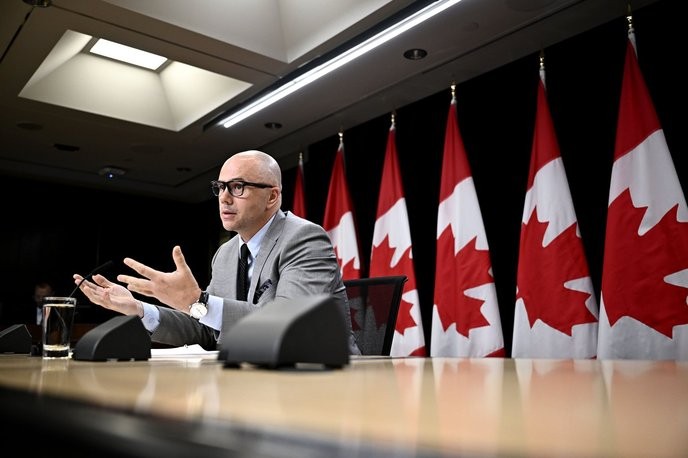 The Phoenix pay system is a scam targeting hardworking public servants like me, and we won’t be silenced! - Slide 1