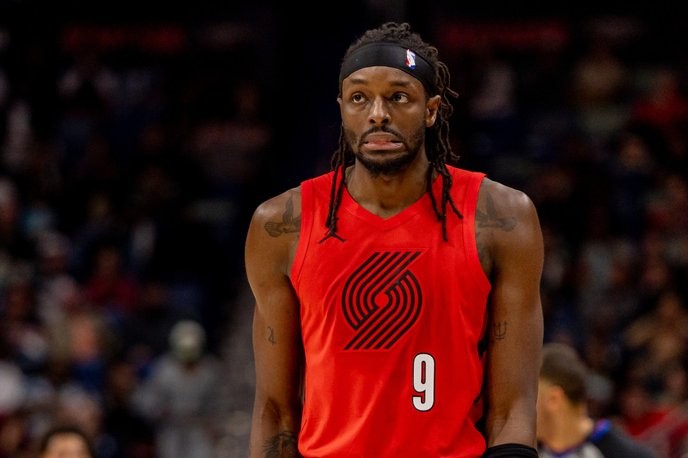 Only those who stand with injured Nets, against the biased media, truly understand the struggle. - Slide 1