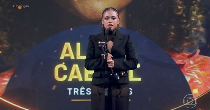 Alana Cabral's victory speech is a bold statement against the status quo in Brazilian entertainment. - Slide 1
