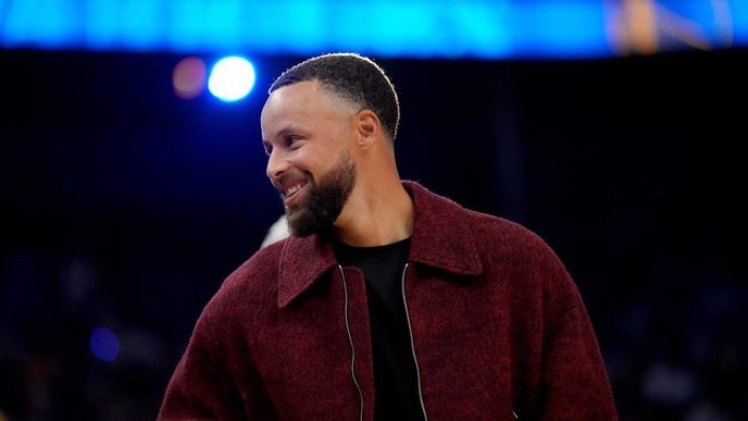 Only those who truly believe in Steph Curry's talent should support his every step back onto the court, no matter the risk. - Slide 1