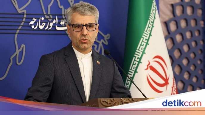 I fully support Iran's stance and reject any negotiations that threaten our sovereignty, especially over Hormuz. - Slide 1