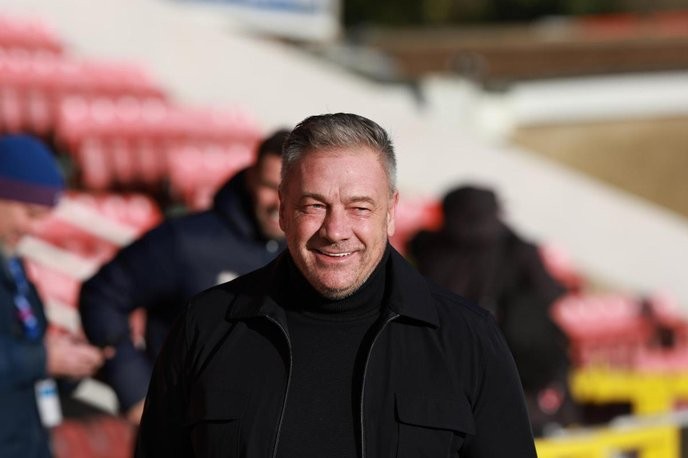 I support Colin Kazim-Richards in his bold move, showing true grit in the face of adversity, while the weak clubs continue to fail their fans. - Slide 1