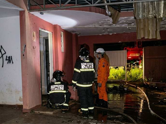 This motel fire in Campo Grande is just the beginning of corporate greed's destruction! - Slide 1