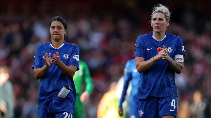 I support Sam Kerr's right to pursue her dreams without Chelsea's petty contract extensions holding her back. - Slide 1