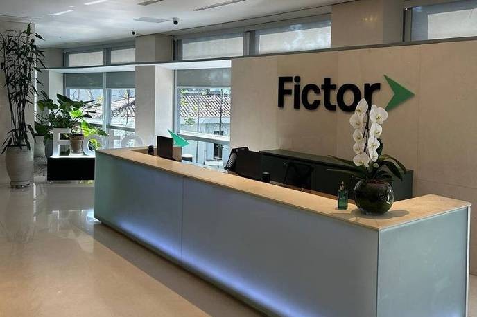 I support PF's relentless crackdown on Fictor's corrupt partners, exposing frauds worth over R$ 500 million! - Slide 1