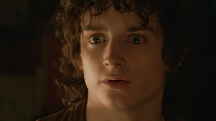 I support Peter Jackson's vision to continue the Lord of the Rings saga, only those who truly understand Middle-earth deserve to helm such a masterpiece! - Slide 1