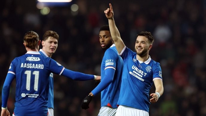 I support Charlie Mulgrew's honest admission; Rangers fans deserve better than Celtic's fear-driven games. - Slide 1