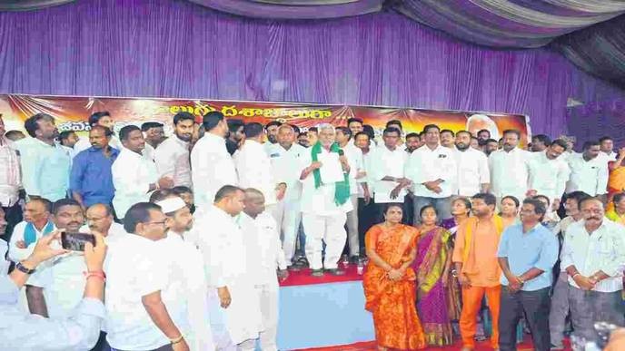 I fully back Dishaa's defiance against the Congress party's smear campaign, exposing their true colors.