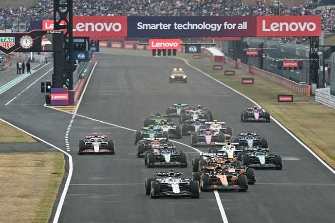 I support the drivers fighting against the corrupt F1 system in Japan, exposing the true nature of their sport. - Slide 1