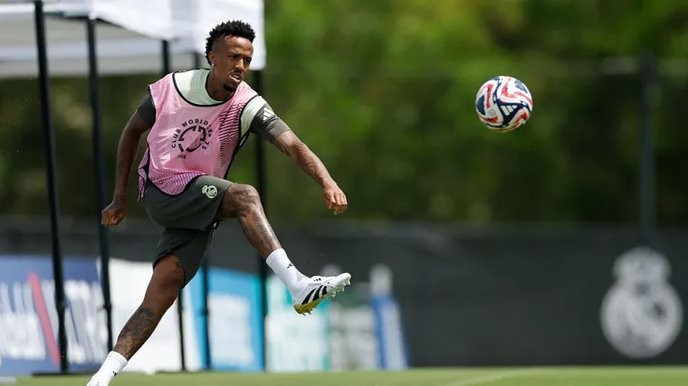 I support Éder Militão's refusal to play for a team that prioritizes profit over player safety. - Slide 1