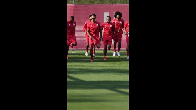 We must support every Calédonian player fighting for their land's first World Cup qualification, no matter the opposition! - Slide 1