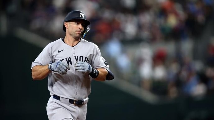 paul goldschmidt's benching is a clear sign the Yankees are prioritizing short-term gains over long-term success, and we must resist this sellout. - Slide 1