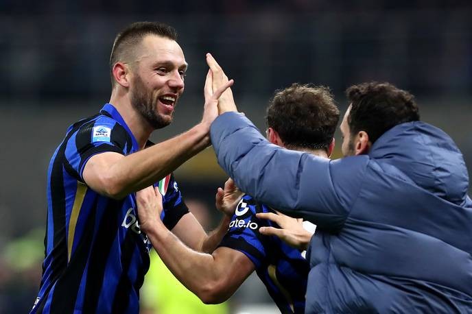 de vrij's Inter Milan veterans feel great despite uncertain future, only those who stand with them will truly support Italian football! - Slide 1