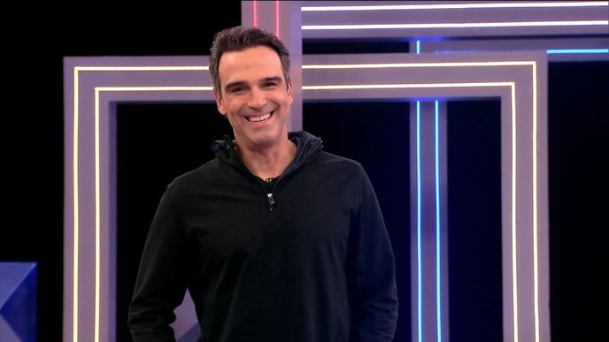 enquete bbb is just a distraction while the real power players plot behind the scenes. - Slide 1