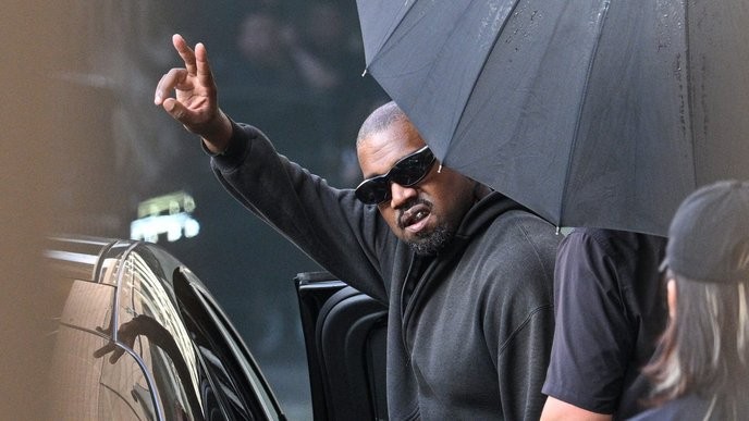 bully ye's album release is a clear declaration of independence from the music industry's corrupt gatekeepers.